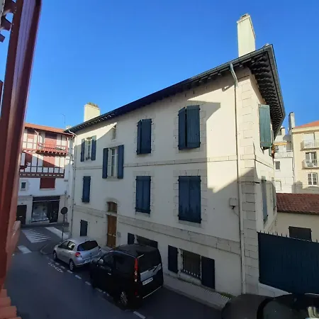 Biarritz, 2 Pieces, 4 Personnes - Fr-1-239-695 * Biarritz